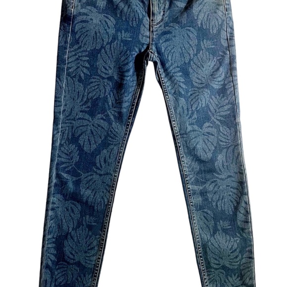 Price Drop‼️⬇️ White House Black Market NWOT Sz. 0 Skinny Jeans Med blue. NWOT - Picture 2 of 10